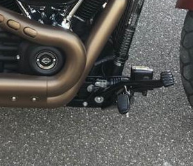 Fußrasten Vorverlegung 60mm für die originale Fußrastenanlage, Softail Fat Bob FXFBS Bj. 2018 – 2024 + Tüv